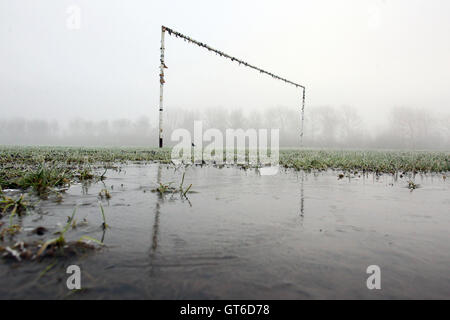 Pluie, le gel et le brouillard provoquer le report de Hackney & Leyton dimanche matches de championnat au marais, marais de Hackney, Londres - 04/01/15 Banque D'Images