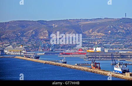 Le port maritime MARSEILLE Bouches du Rhone France Banque D'Images