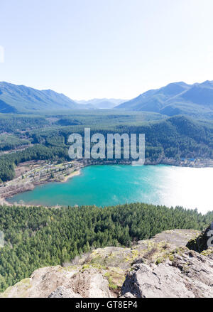 Vue de récompenser Snoqualmie Washington Rattlesnake Ledge Trail après 40 minutes de trekking Banque D'Images