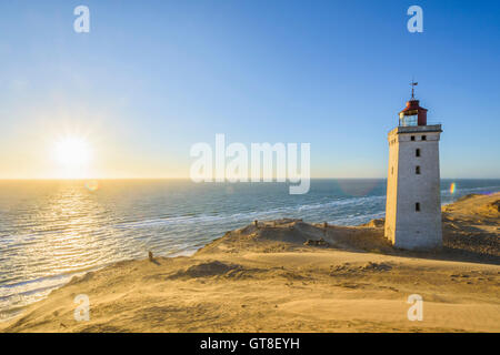 Rubjerg Lighthouse et des dunes, au coucher du soleil, Knude Lokken, Nord Jutland, Danemark Banque D'Images