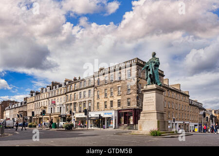 L'angle de la rue George et Hanover Street, avec statue de George IV, Édimbourg, Écosse, Royaume-Uni Banque D'Images