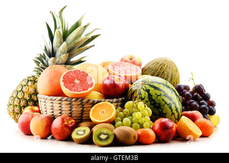 La composition avec un assortiment de fruits. Alimentation équilibrée Banque D'Images