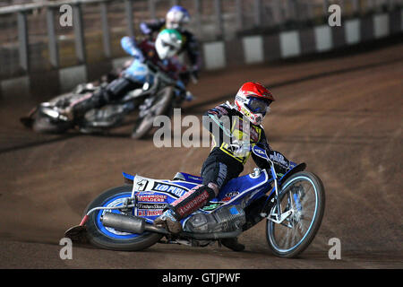 1 : chaleur Harris (rouge) avant de Richardson et Barker - Coventry abeilles vs Lakeside Hammers - Ligue élite Speedway Knockout Cup 2e finale jambe à Brandon Stadium - 23/10/09 Banque D'Images