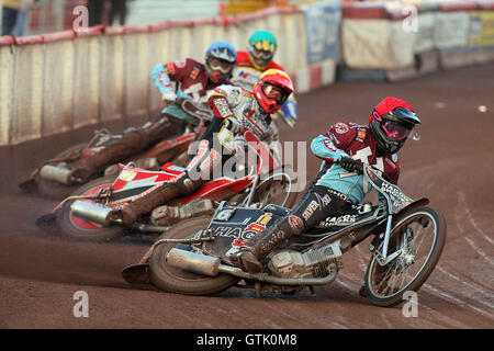 Heat 2 : Rob Mear (rouge), Paul pressé (jaune), Stuart Robson (bleu) et Luke Bowen - Lakeside Hammers contre Swindon Robins - Sky Sports Ligue élite Speedway à Arena Essex Raceway, Purfleet - 07/08/09 Banque D'Images