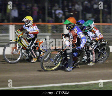 15 La chaleur - Adams (jaune), Kasprzak (rouge), Lanham (bleu), Richardson (vert) - Lakeside Hammers contre Swindon Robins - Sky Sports Ligue élite à Purfleet, Arena Essex - 17/08/07 Banque D'Images