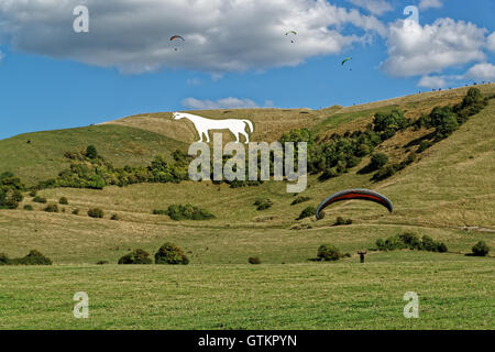 White Horse at Westbury avec ailes volantes Banque D'Images