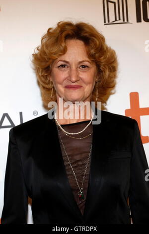 Toronto, Canada. 09Th Sep 2016. L'actrice Melissa Leo arrive à la première de Snowden au cours de la 41e Festival International du Film de Toronto, TIFF, au Roy Thomson Hall à Toronto, Canada, le 09 septembre 2016. Photo : Hubert Boesl - AUCUN FIL - SERVICE/dpa/Alamy Live News Banque D'Images