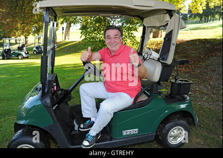 Tutzing, Allemagne. 10 Sep, 2016. Elmar Wepper acteur pose à la Tabaluga Golf Cup à l'appui de la Fondation à la Michael Roll 6e Club de golf sur le Lac de Starnberg dans Tutzing, Allemagne, 10 septembre 2016. Photo : URSULA DUEREN/dpa/Alamy Live News Banque D'Images