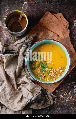 Bol de soupe de carottes Banque D'Images