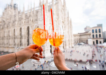 Aperol Spritz verre à Milan Banque D'Images