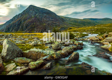 Pen An Wen Ole et de montagne dans le parc national de Snowdonia au Pays de Galles. la septième plus haute montagne et Snowdonia au Pays de Galles. Banque D'Images