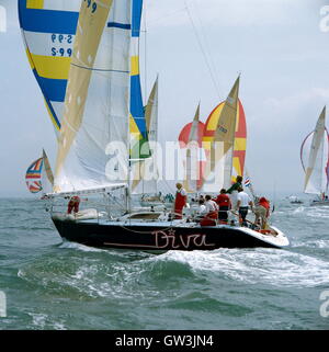 AJAXNETPHOTO. 1985. SOLENT, en Angleterre. - ADMIRAL'S CUP - l'équipe suédoise DANS LA RACE 1 DIVA YACHT. photo:JONATHAN EASTLAND/AJAX REF:DIVA 1985 Banque D'Images