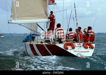 AJAXNETPHOTO.1983. SOLENT, en Angleterre. - ADMIRAL'S CUP - AUSTRLIAN YACHT ÉQUIPE AUTOSTOPPEUR. photo:JONATHAN EASTLAND/AJAX REF:auto-stoppeur 1983. Banque D'Images