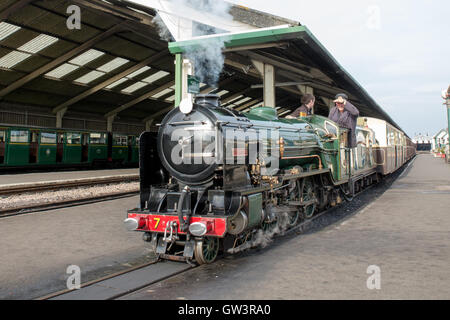 Le Romney, Hythe & Dymchurch Railway (RH&DR) est un 15 en (381 mm) de la jauge dans le Kent, en Angleterre, de l'exploitation de la vapeur et de l'inte Banque D'Images