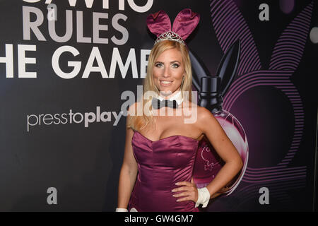 La playmate de l'année pose à la Sissi Fahrenschon Club Plaboy Tour à la discothèque le P1 à Munich, Allemagne, 10 septembre 2016. PHOTO : FELIX/HOERHAGER dpa - PAS DE FIL - SERVICE Banque D'Images