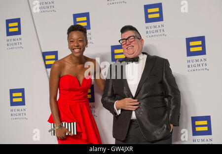 Washington DC, 10 septembre 2016, USA : Samira Wiley et Lea DeLaria, début de l'émission de télévision, "Orange est le nouveau noir' assister à la 20e campagne annuelle des droits de l'homme (CDH) Le dîner a lieu à Washington DC. Haut-parleurs et les animations comprennent, le Sénateur Tim Kaine, D-VA, le membre du Congrès John Lewis, D-GA, Nyle DiMarco, première personne Sourde à gagner America's Top Model(Cycle 22) et Danse avec les Stars (saison 22) comédien Billy Porter, acteur et chanteur Estelle Samira Wiley. Patsy Lynch/MediaPunch Banque D'Images