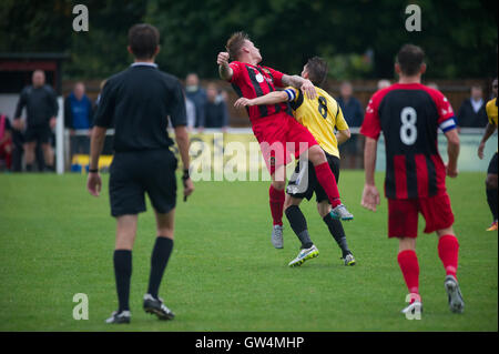 Accueil jeu pour Winchester contre les dirigeants de la Ligue FC Hereford qui ont commencé cette saison avec une fiche parfaite de six victoires en six matchs sans défaite, Winchester couché dans 3e placewith undefeatedStiff encore plus difficile leur test pour test Banque D'Images