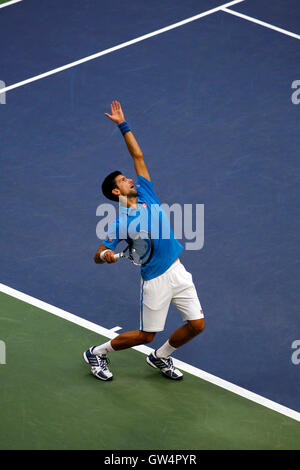 New York, États-Unis. Sep 11, 2016. Novak Djokovic en poste au cours de l'United States Open Tennis Championships finale contre la Suisse à Warwinka Stan de Flushing Meadows, New York le dimanche 11 septembre. Crédit : Adam Stoltman/Alamy Live News Banque D'Images