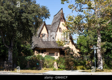 Los Angeles, CA/USA le 15 août 2016 : Photo de la Spadena House ou la maison de la Sorcière Banque D'Images