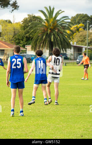 Le football australien, WAAFL Grade D Grand jeu final entre la Trinity d'Aquin et d'Amérique du Fremantle. Banque D'Images