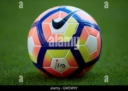 Valence, Espagne. Sep 11, 2016. Balle officielle au cours de la La Liga match entre Valence CF et Real Betis au stade Mestalla. Le jeu se termine 2-3 Valence CF Real Betis. Crédit : David Aliaga/Pacific Press/Alamy Live News Banque D'Images