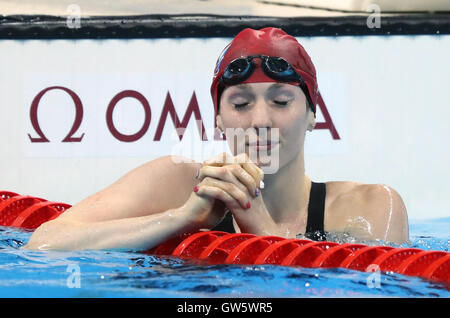 Bethany la Grande-Bretagne célèbre cinquième victoire dans la Women's 200m nage libre finale - S14 le quatrième jour de la Rio 2016 Jeux paralympiques à Rio de Janeiro, Brésil. Banque D'Images