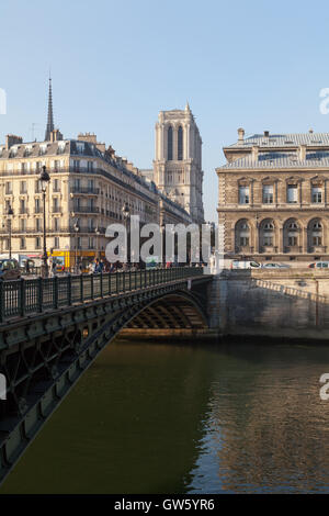 Le Pont d'Arcole, Notre-Dame de Paris, France. Banque D'Images