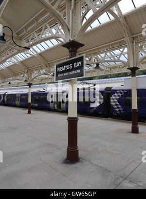 Scotrail train à wemyss bay railway station ecosse Août 2016 Banque D'Images