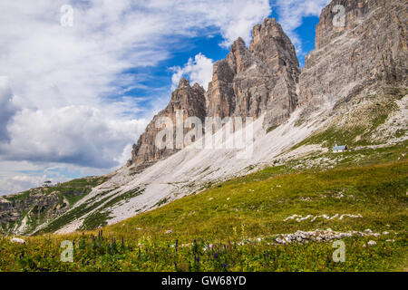 Tre Cime di Lavaredo (aka Drei Zinnen) Naturpark (Nature Park), dans la province de Belluno, Dolomites de Sexten, Vénétie, Italie. Banque D'Images