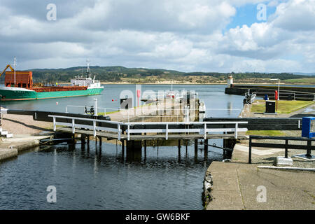 L'écluse 1, le verrou de la mer à Loch Gilp au bassin Ardrishaig sur le Canal de Crinan Ardrishaig, Argyll and Bute, Ecosse, Royaume-Uni Banque D'Images