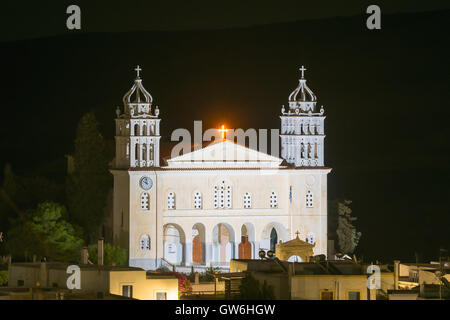 De l'église locale à l'île de Paros Leukes village en Grèce. Banque D'Images