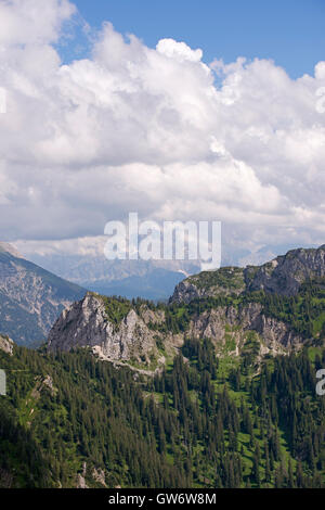 Vue depuis à Tegelberg Route romantique dans le sud de l'Allemagne Banque D'Images