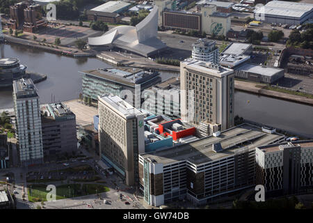 Vue aérienne de la BBC Studios de MediaCity Salford Quays, Manchester, UK Banque D'Images