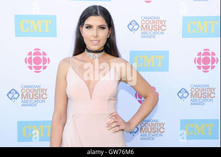 11 septembre, 2016. À London, au Canada. 2016 La Canadian Country Music Association Awards Tapis Vert l'arrivée à la John Labatt Centre. En photo, l'Alee. Banque D'Images