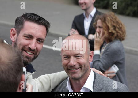 Newcastle sur Tyne, Royaume-Uni 12 septembre 2016. Alan Shearer statue en dehors de St James's Park. Crédit : David Whinham/Alamy Live News Banque D'Images