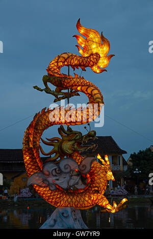 Lanterne Dragon, Hoi An (Site du patrimoine mondial de l'UNESCO), Vietnam Banque D'Images