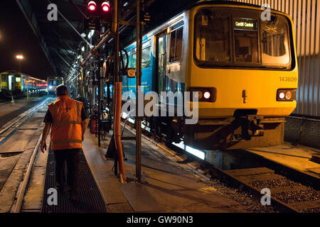 Former à l'entretien Arriva Trains Wales, Canton dépôt diesel, Leckwith Road, Cardiff. (Photo par Matthew Horwood / matt-horwood Banque D'Images