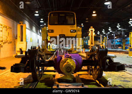 Former à l'entretien Arriva Trains Wales, Canton dépôt diesel, Leckwith Road, Cardiff. (Photo par Matthew Horwood / matt-horwood Banque D'Images