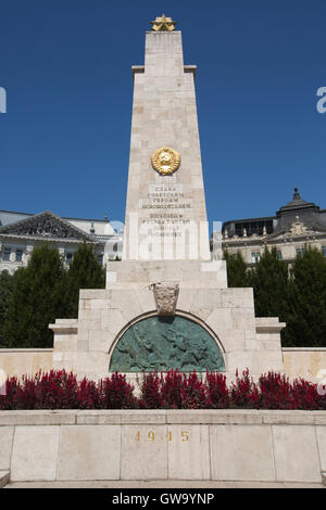 Obélisque de l'Armée rouge soviétique, mémorial de guerre sur Szabadság tér, commémorant la libération de ville de Budapest en 1945, Place de la liberté, Budapest, Hongrie Banque D'Images