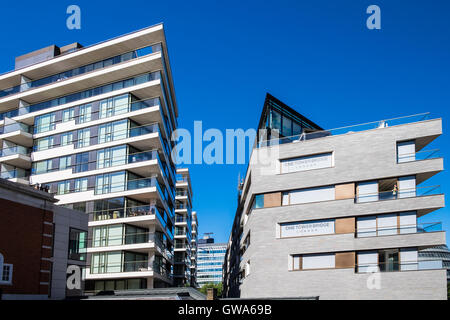 L'un Tower Bridge apartments, Londres, Angleterre, Royaume-Uni Banque D'Images