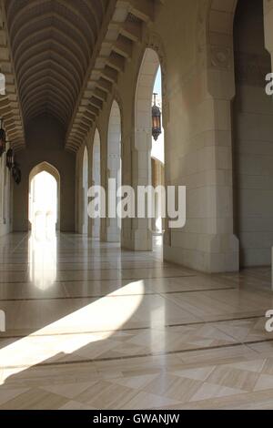 Oct.19. La Grande Mosquée Sultan Qaboos est la principale mosquée dans le Sultanat d'Oman. Situé dans Muscatm l'Oman, la capitale de l' Banque D'Images