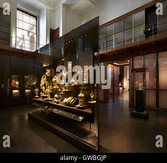 Vitrine en losange galerie. Waddesdon Legs Gallery au British Museum, Londres, Royaume-Uni. Architecte : Stanton Banque D'Images