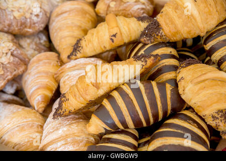 Les biscuits frais croissants pâtisseries moelleuses Banque D'Images