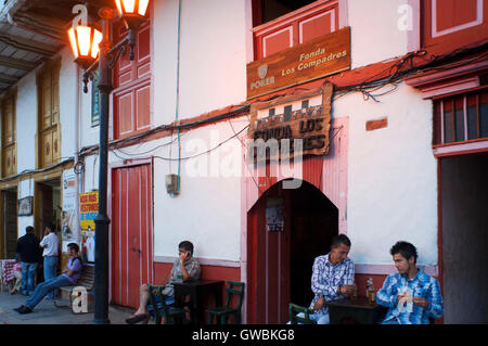 Fonda los Compadres. Certains bars, hôtels, restaurants et du Salento village. Quindio, la Colombie. La culture du café colombien axe. Le café de Colombie, région, également connu sous le nom de triangle du café, est une partie de la région Paisa colombien dans la région rurale de Colombie, célèbre pour la culture et la production d'une majorité de la café de Colombie, considéré par certains comme le meilleur café au monde Banque D'Images