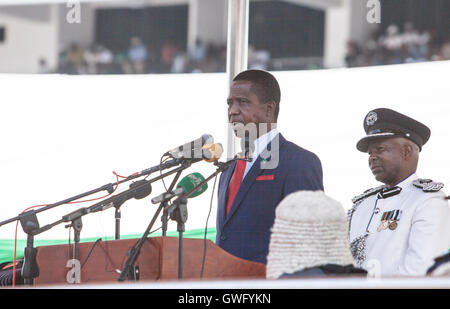 (160913) -- LUSAKA, du 13 septembre 2016 (Xinhua) -- le président zambien élu Edgar Lungu parle lors de sa cérémonie d'inauguration à Lusaka, Zambie, du 13 septembre 2016. Le Président zambien élu Edgar Lungu a été inauguré le mardi pour son mandat de cinq ans au bureau, au cours d'une grande cérémonie qui s'est tenu à Lusaka, la capitale du pays. (Xinhua/Peng Lijun) Banque D'Images