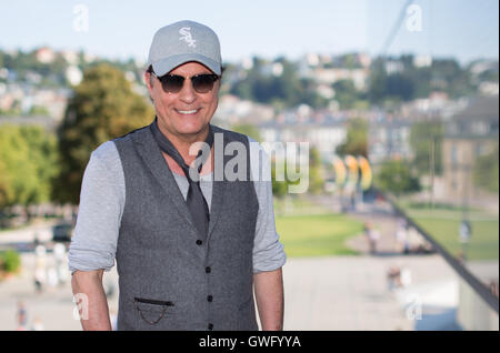 Stuttgart, Allemagne. 12 Sep, 2016.-dpa - Exclusif Singer Peter Schilling photographié à côté du Kunstmuseum Art Museum à Stuttgart, Allemagne, 12 septembre 2016. PHOTO : SILAS STEIN/DPA/Alamy Live News Banque D'Images