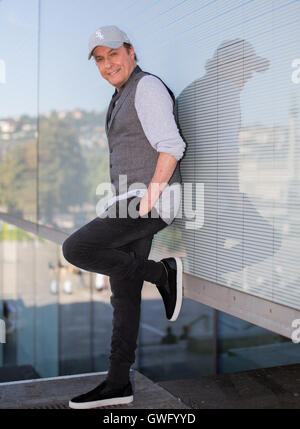 Stuttgart, Allemagne. 12 Sep, 2016.-dpa - Exclusif Singer Peter Schilling photographié à côté du Kunstmuseum Art Museum à Stuttgart, Allemagne, 12 septembre 2016. PHOTO : SILAS STEIN/DPA/Alamy Live News Banque D'Images