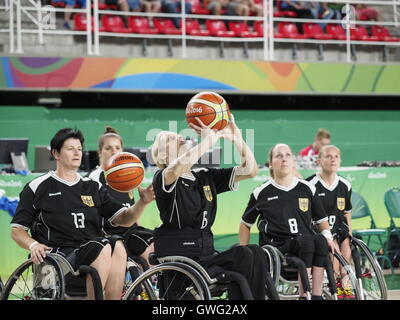 Rio de Janeiro, Brésil. 13 Septembre, 2016. Les Jeux Paralympiques de Rio féminine de basketball en fauteuil roulant Quart de finale entre l'Allemagne et la France Crédit : PhotoAbility/Alamy Live News Banque D'Images