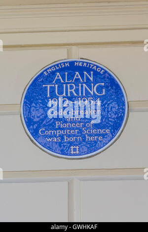 English Heritage Blue Plaque commémorant "Alan Turing 1912-1954 Code Breaker et pionnier de l'informatique est né ici" Banque D'Images
