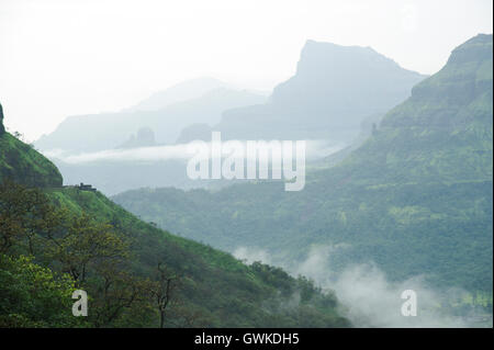 L'image de vallée en Malshej Ghats, Western Ghats, Mousson, Maharashtra, Inde Banque D'Images